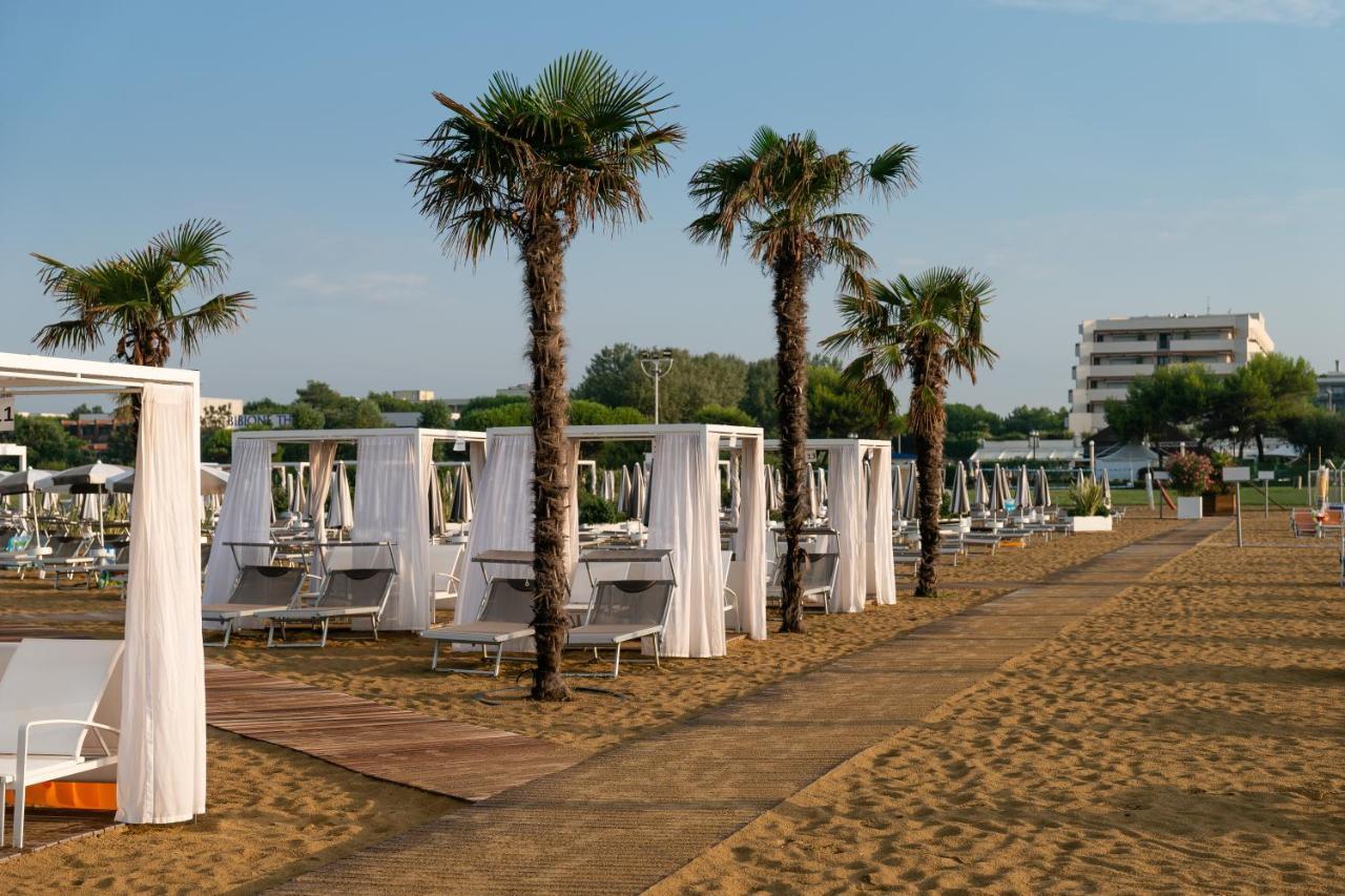 Aparthotel Holiday Bibione Exterior photo