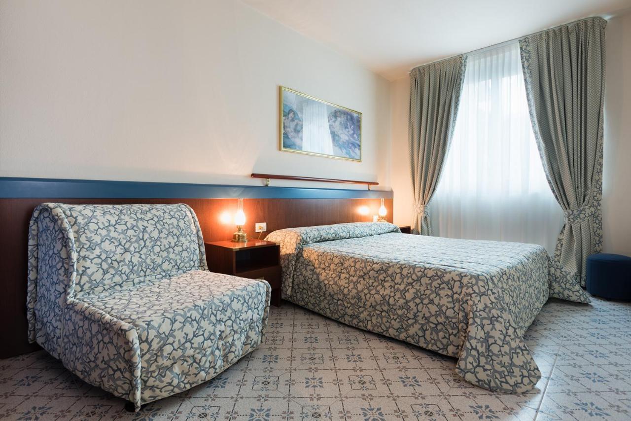 Aparthotel Holiday Bibione Exterior photo