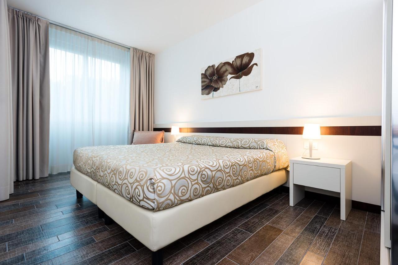 Aparthotel Holiday Bibione Exterior photo